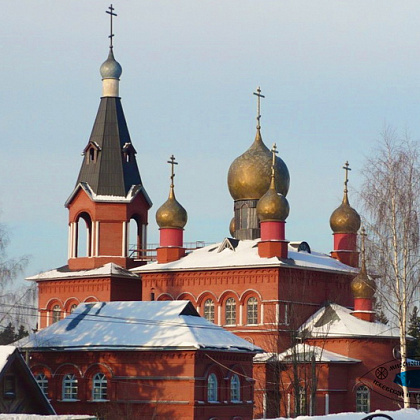 Входная группа Храм Покрова Пресвятой Богородицы, старообрядческая церковь. 